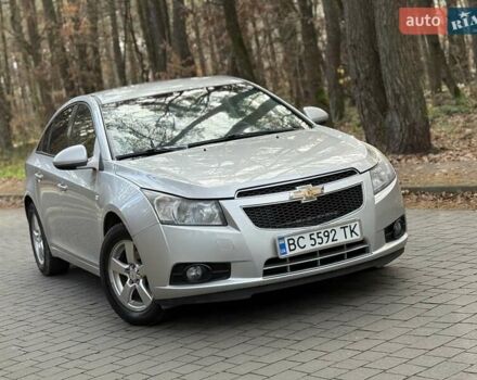 Серый Шевроле Круз, объемом двигателя 1.8 л и пробегом 194 тыс. км за 5555 $, фото 3 на Automoto.ua