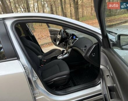 Серый Шевроле Круз, объемом двигателя 1.8 л и пробегом 194 тыс. км за 5555 $, фото 39 на Automoto.ua