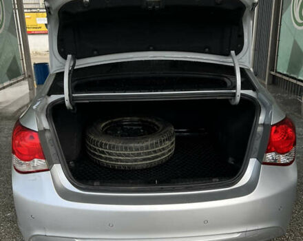 Сірий Шевроле Круз, об'ємом двигуна 1.8 л та пробігом 240 тис. км за 6500 $, фото 6 на Automoto.ua