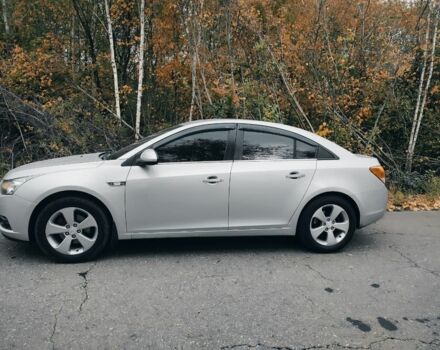 Серый Шевроле Круз, объемом двигателя 1.7 л и пробегом 252 тыс. км за 6500 $, фото 3 на Automoto.ua