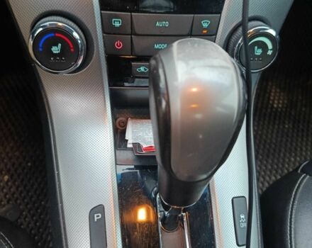 Серый Шевроле Круз, объемом двигателя 1.4 л и пробегом 238 тыс. км за 6300 $, фото 18 на Automoto.ua