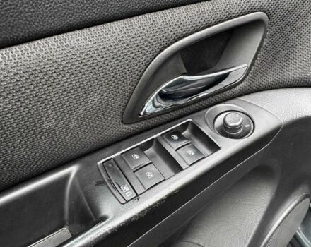 Серый Шевроле Круз, объемом двигателя 1.4 л и пробегом 257 тыс. км за 6440 $, фото 11 на Automoto.ua