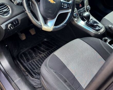 Сірий Шевроле Круз, об'ємом двигуна 1.8 л та пробігом 195 тис. км за 7200 $, фото 6 на Automoto.ua