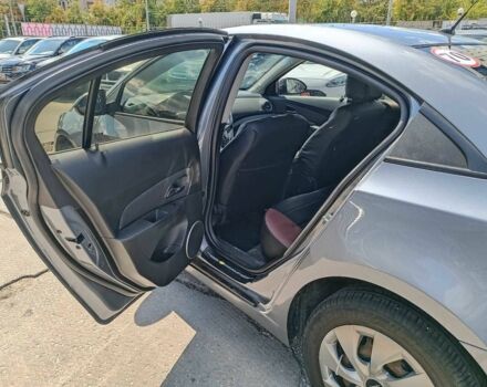 Серый Шевроле Круз, объемом двигателя 1.6 л и пробегом 272 тыс. км за 5440 $, фото 12 на Automoto.ua