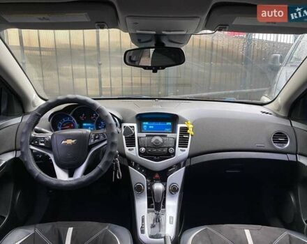 Серый Шевроле Круз, объемом двигателя 1.36 л и пробегом 233 тыс. км за 7090 $, фото 12 на Automoto.ua