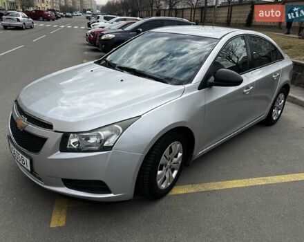 Серый Шевроле Круз, объемом двигателя 1.82 л и пробегом 170 тыс. км за 6800 $, фото 1 на Automoto.ua