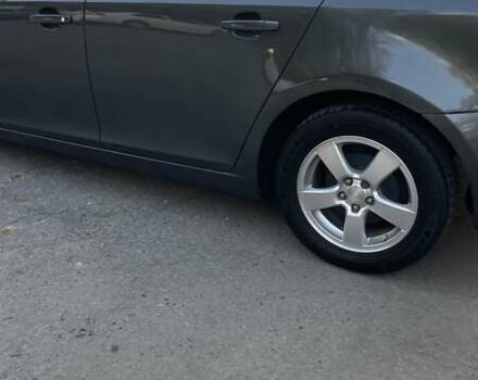 Серый Шевроле Круз, объемом двигателя 1.36 л и пробегом 260 тыс. км за 6750 $, фото 7 на Automoto.ua