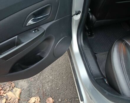 Серый Шевроле Круз, объемом двигателя 1.4 л и пробегом 238 тыс. км за 6300 $, фото 10 на Automoto.ua