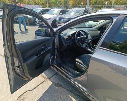 Серый Шевроле Круз, объемом двигателя 1.6 л и пробегом 272 тыс. км за 5440 $, фото 18 на Automoto.ua