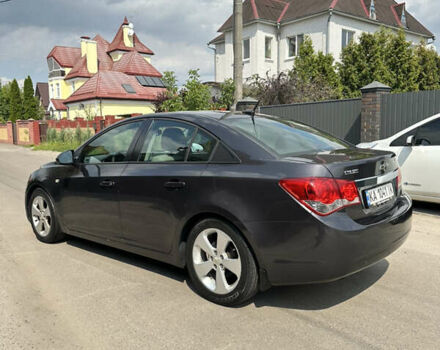 Серый Шевроле Круз, объемом двигателя 1.8 л и пробегом 257 тыс. км за 7500 $, фото 4 на Automoto.ua