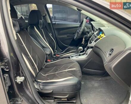 Серый Шевроле Круз, объемом двигателя 1.36 л и пробегом 233 тыс. км за 7090 $, фото 11 на Automoto.ua