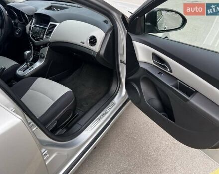 Серый Шевроле Круз, объемом двигателя 1.82 л и пробегом 170 тыс. км за 6800 $, фото 17 на Automoto.ua