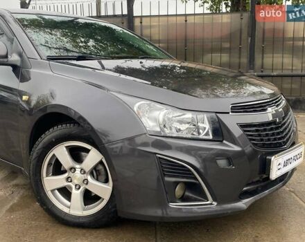 Серый Шевроле Круз, объемом двигателя 1.36 л и пробегом 233 тыс. км за 7090 $, фото 3 на Automoto.ua