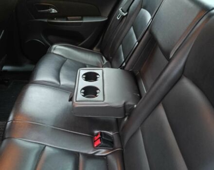 Серый Шевроле Круз, объемом двигателя 1.4 л и пробегом 238 тыс. км за 6300 $, фото 9 на Automoto.ua