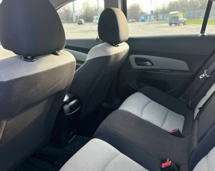 Сірий Шевроле Круз, об'ємом двигуна 0 л та пробігом 217 тис. км за 6999 $, фото 7 на Automoto.ua