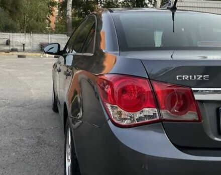 Серый Шевроле Круз, объемом двигателя 1.36 л и пробегом 260 тыс. км за 6750 $, фото 4 на Automoto.ua