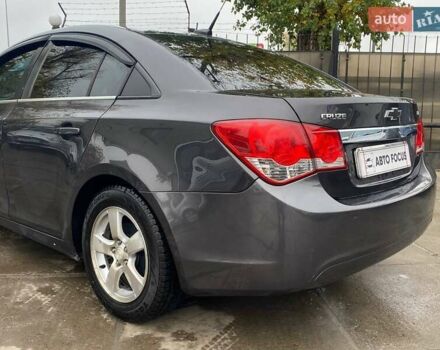 Серый Шевроле Круз, объемом двигателя 1.36 л и пробегом 233 тыс. км за 7090 $, фото 4 на Automoto.ua