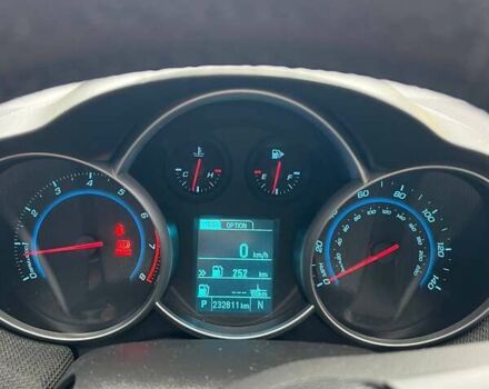 Серый Шевроле Круз, объемом двигателя 1.36 л и пробегом 233 тыс. км за 7000 $, фото 9 на Automoto.ua