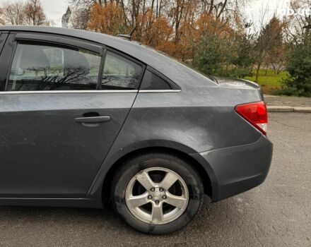 Серый Шевроле Круз, объемом двигателя 1.4 л и пробегом 257 тыс. км за 6440 $, фото 9 на Automoto.ua