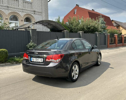 Серый Шевроле Круз, объемом двигателя 1.8 л и пробегом 257 тыс. км за 7500 $, фото 5 на Automoto.ua