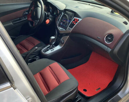 Серый Шевроле Круз, объемом двигателя 1.36 л и пробегом 115 тыс. км за 8500 $, фото 9 на Automoto.ua