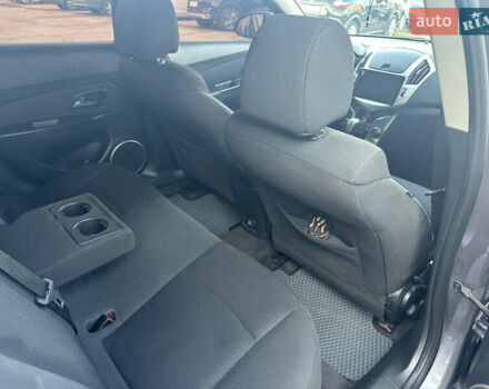 Серый Шевроле Круз, объемом двигателя 1.8 л и пробегом 273 тыс. км за 7999 $, фото 29 на Automoto.ua