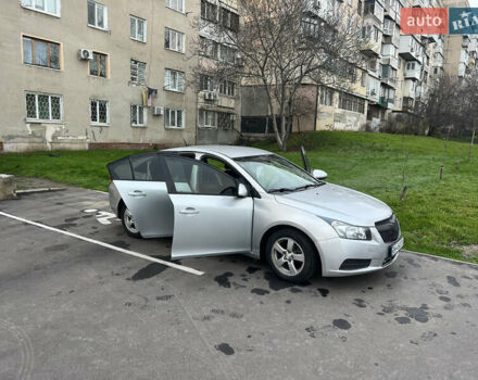 Серый Шевроле Круз, объемом двигателя 1.8 л и пробегом 179 тыс. км за 6000 $, фото 4 на Automoto.ua