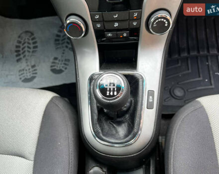 Сірий Шевроле Круз, об'ємом двигуна 1.8 л та пробігом 220 тис. км за 6999 $, фото 11 на Automoto.ua