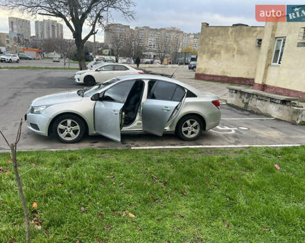 Серый Шевроле Круз, объемом двигателя 1.8 л и пробегом 179 тыс. км за 6000 $, фото 6 на Automoto.ua