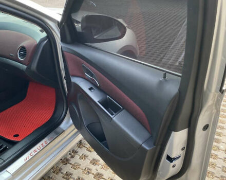 Серый Шевроле Круз, объемом двигателя 1.36 л и пробегом 115 тыс. км за 8500 $, фото 10 на Automoto.ua