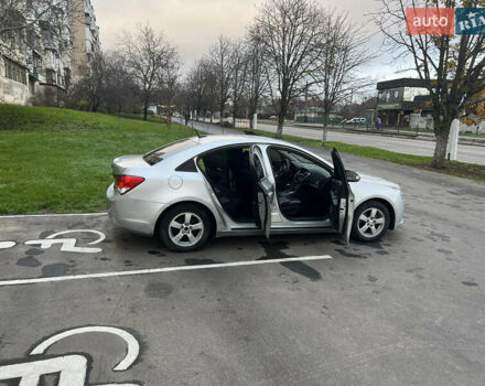 Серый Шевроле Круз, объемом двигателя 1.8 л и пробегом 179 тыс. км за 6000 $, фото 1 на Automoto.ua