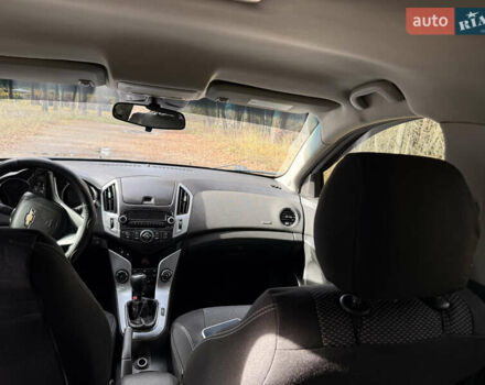 Сірий Шевроле Круз, об'ємом двигуна 1.6 л та пробігом 126 тис. км за 7700 $, фото 15 на Automoto.ua