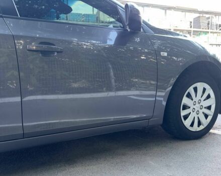 Серый Шевроле Круз, объемом двигателя 1.8 л и пробегом 200 тыс. км за 7499 $, фото 10 на Automoto.ua