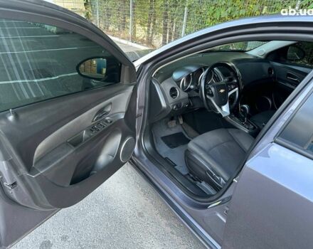 Серый Шевроле Круз, объемом двигателя 1.8 л и пробегом 200 тыс. км за 7499 $, фото 12 на Automoto.ua