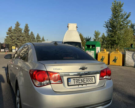 Серый Шевроле Круз, объемом двигателя 1.36 л и пробегом 185 тыс. км за 7900 $, фото 2 на Automoto.ua