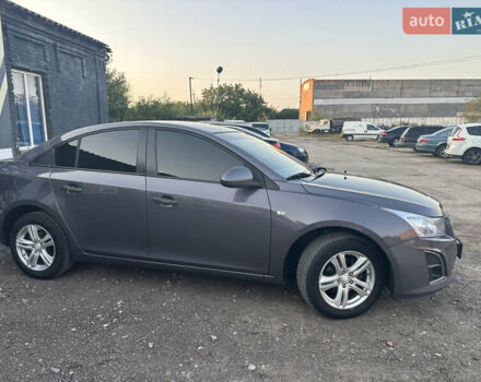 Серый Шевроле Круз, объемом двигателя 1.8 л и пробегом 273 тыс. км за 7999 $, фото 8 на Automoto.ua