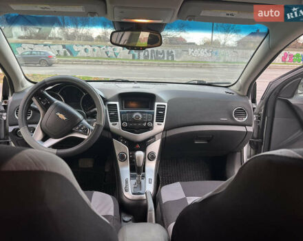 Серый Шевроле Круз, объемом двигателя 1.8 л и пробегом 179 тыс. км за 6000 $, фото 18 на Automoto.ua