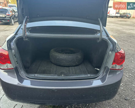 Серый Шевроле Круз, объемом двигателя 1.8 л и пробегом 273 тыс. км за 7999 $, фото 47 на Automoto.ua