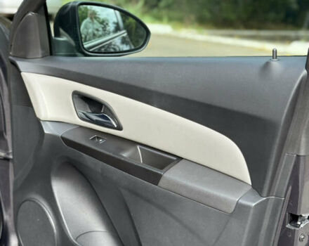 Сірий Шевроле Круз, об'ємом двигуна 1.8 л та пробігом 194 тис. км за 8200 $, фото 12 на Automoto.ua