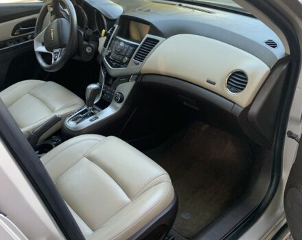 Серый Шевроле Круз, объемом двигателя 1.4 л и пробегом 250 тыс. км за 6800 $, фото 4 на Automoto.ua