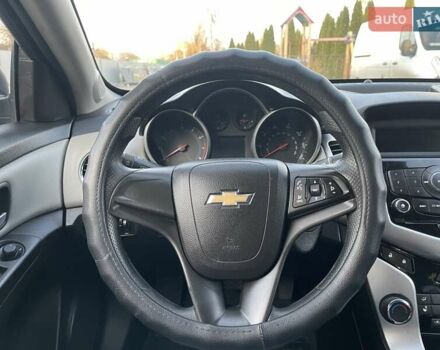 Серый Шевроле Круз, объемом двигателя 1.8 л и пробегом 89 тыс. км за 7800 $, фото 18 на Automoto.ua