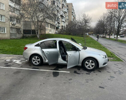 Серый Шевроле Круз, объемом двигателя 1.8 л и пробегом 179 тыс. км за 6000 $, фото 2 на Automoto.ua
