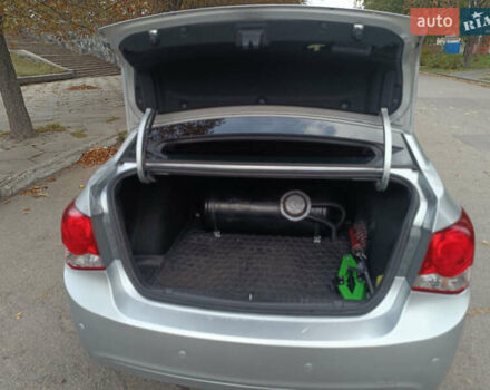 Серый Шевроле Круз, объемом двигателя 1.36 л и пробегом 86 тыс. км за 6500 $, фото 3 на Automoto.ua