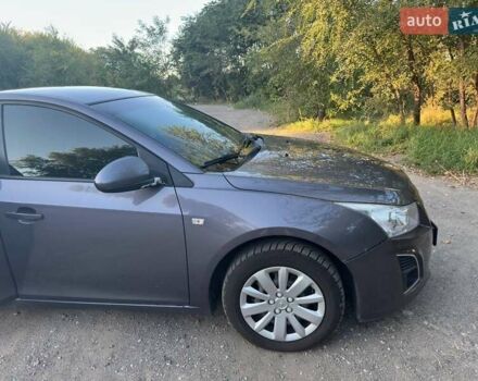Серый Шевроле Круз, объемом двигателя 1.8 л и пробегом 200 тыс. км за 7300 $, фото 1 на Automoto.ua