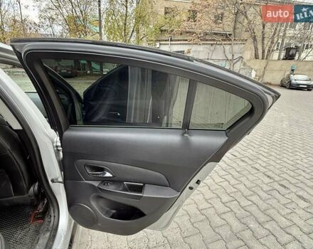 Сірий Шевроле Круз, об'ємом двигуна 1.36 л та пробігом 171 тис. км за 3600 $, фото 3 на Automoto.ua