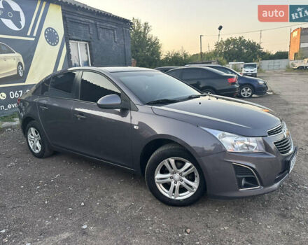 Серый Шевроле Круз, объемом двигателя 1.8 л и пробегом 273 тыс. км за 7999 $, фото 5 на Automoto.ua