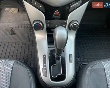 Серый Шевроле Круз, объемом двигателя 1.8 л и пробегом 89 тыс. км за 7800 $, фото 21 на Automoto.ua