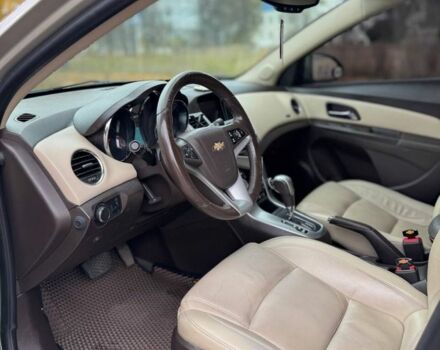 Серый Шевроле Круз, объемом двигателя 2 л и пробегом 2 тыс. км за 7700 $, фото 4 на Automoto.ua