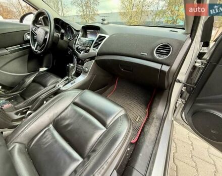 Сірий Шевроле Круз, об'ємом двигуна 1.36 л та пробігом 171 тис. км за 3600 $, фото 10 на Automoto.ua