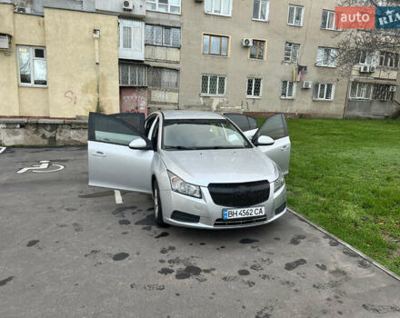 Серый Шевроле Круз, объемом двигателя 1.8 л и пробегом 179 тыс. км за 5900 $, фото 6 на Automoto.ua